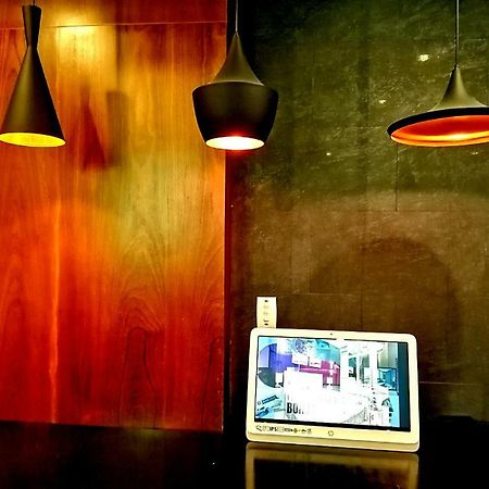 Aha Friday Hotel Le Hong Phong Хошимин Екстериор снимка