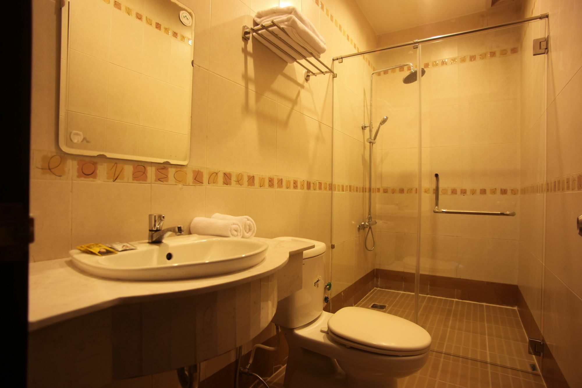 Aha Friday Hotel Le Hong Phong Хошимин Екстериор снимка